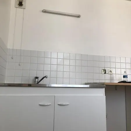 28 Rue Poulet * Paris