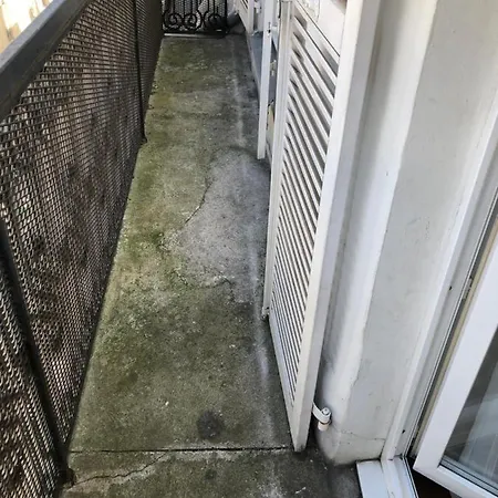 28 Rue Poulet Apartment Paris