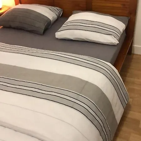 28 Rue Poulet Apartment Paris
